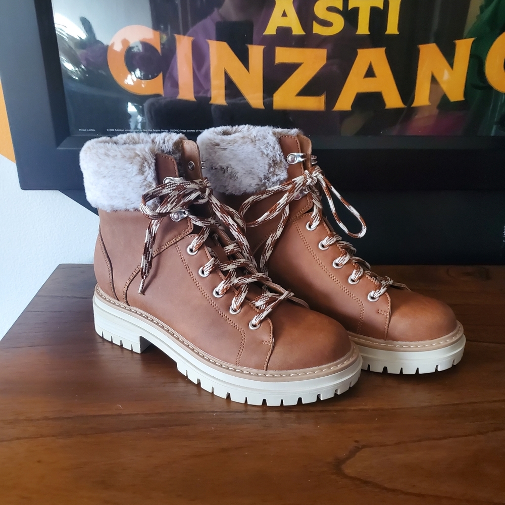 Winter hiking boots